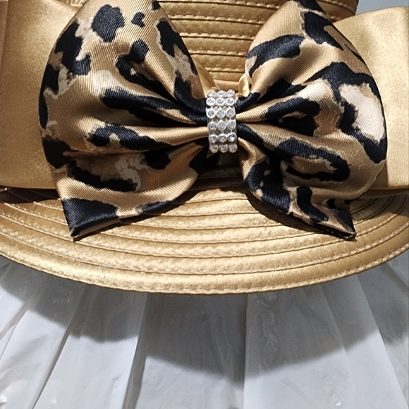 Hat - Picture 4 of 6